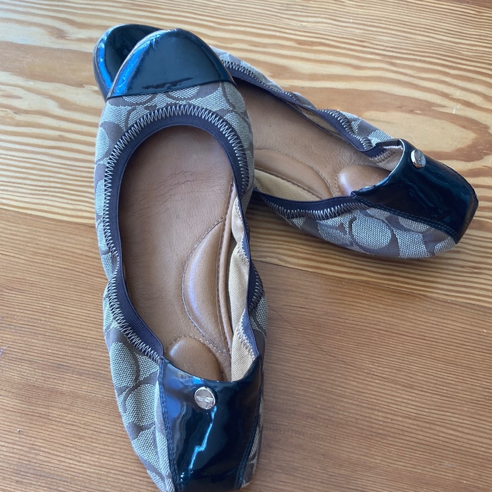 Vintage Coach Authentic Ballet Flats.  Very comfortable.